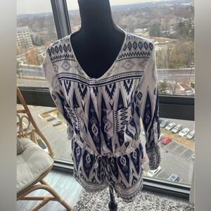 Romeo and Juliet couture blue and white shorts romper size large